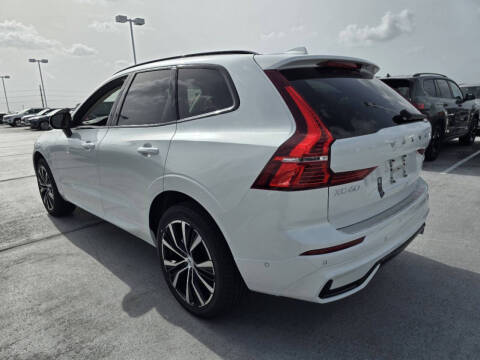2025 Volvo XC60 B5 Plus Dark Theme