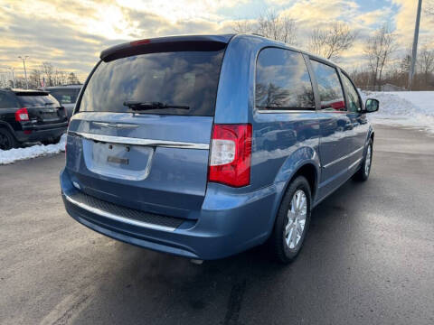2011 Chrysler Town and Country Touring-L