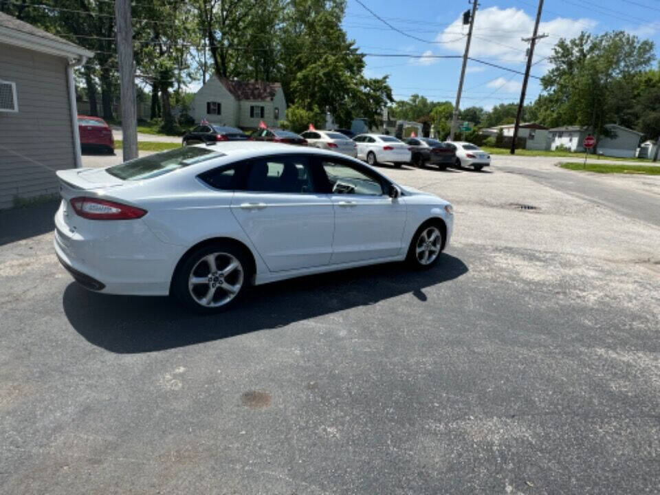 2016 Ford Fusion for sale at Mitrione Motors in Springfield, IL