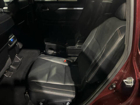 2017 Toyota Highlander SE