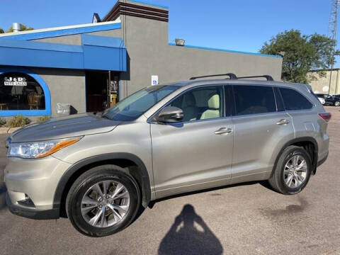 2014 Toyota Highlander LE