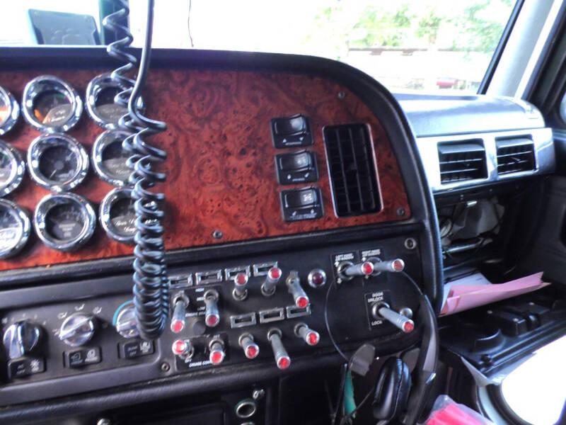 2001 Peterbilt 379 EX Hood