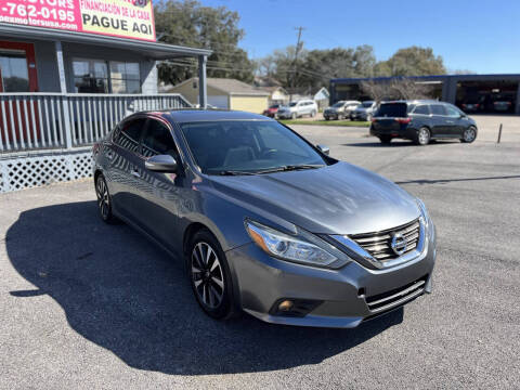 2018 Nissan Altima for sale at Apex Motors in Rosenberg TX