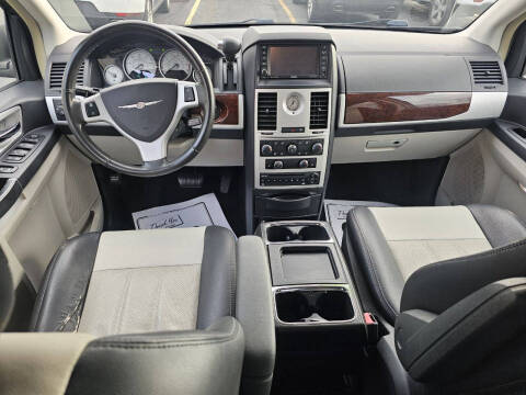 2010 Chrysler Town and Country Touring Plus