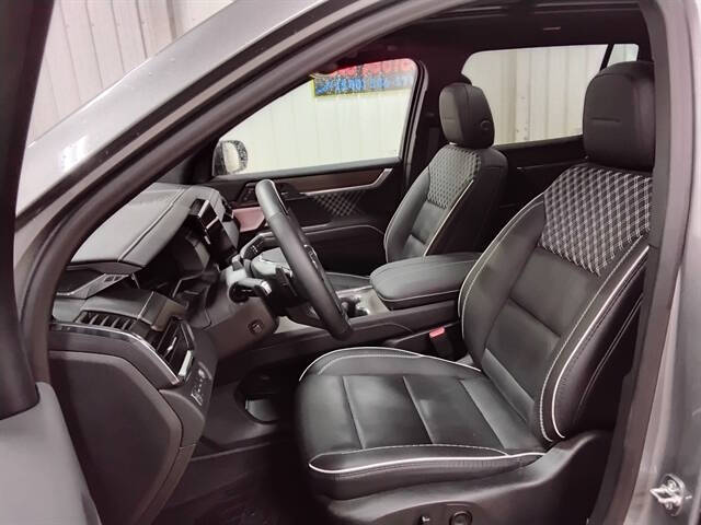 2025 GMC Acadia Denali