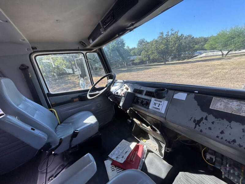 2002 Freightliner FL70