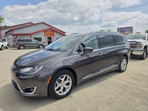 2017 Chrysler Pacifica Touring-L Plus