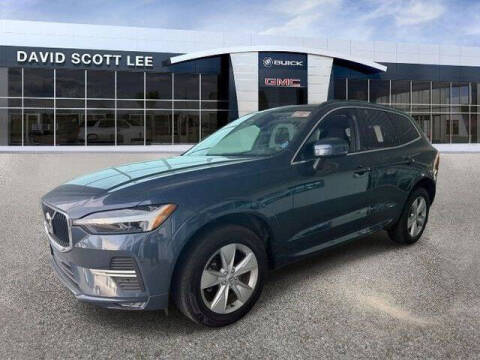 2022 Volvo XC60 B5 Momentum