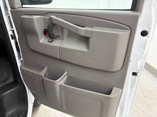 2023 GMC Savana 2500