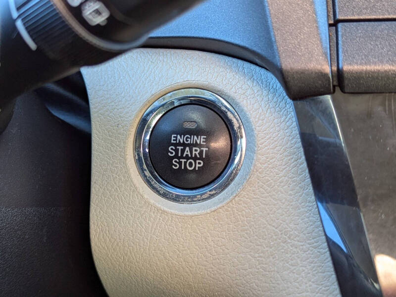2017 Toyota Sienna XLE 8-Passenger