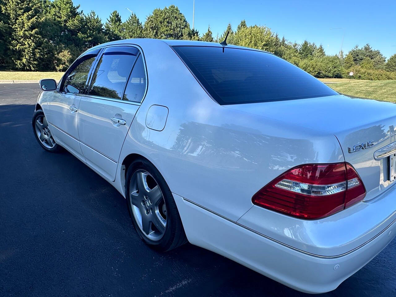 2006 Lexus LS 430 for sale at Genuine Motors in Schaumburg, IL