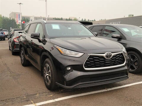 2020 Toyota Highlander for sale at CHAPMAN FORD NORTHEAST PHILADELPHIA in Philadelphia PA