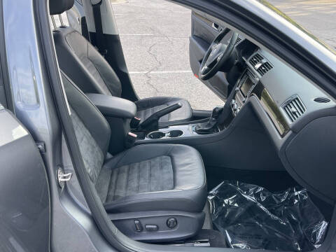 2015 Volkswagen Passat 2.0L TDI SEL Premium