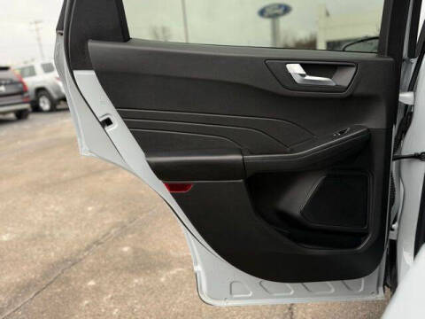 2025 Ford Escape Platinum