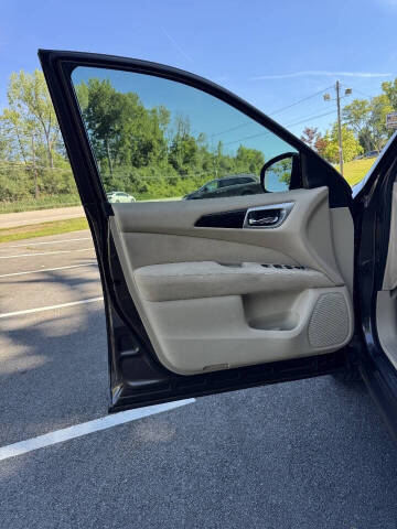 2015 Nissan Pathfinder SV
