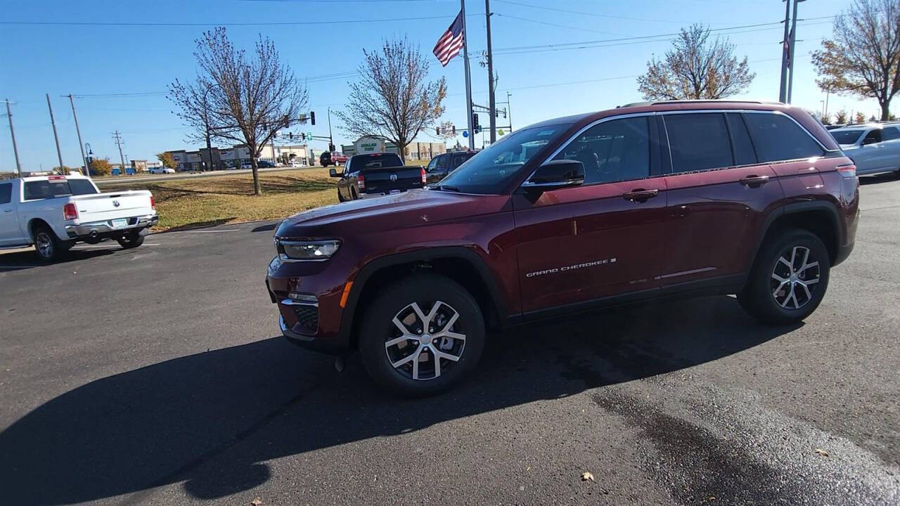 2025 Jeep Grand Cherokee for sale at Victoria Auto Sales in Victoria, MN