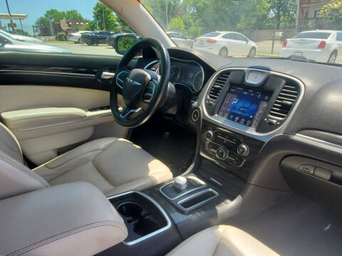 2017 Chrysler 300 Limited