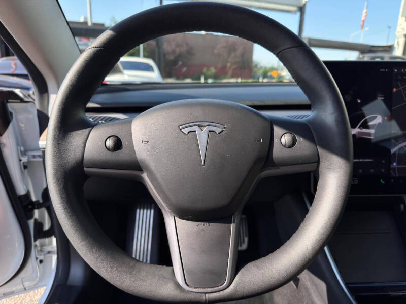 2019 Tesla Model 3 Mid Range
