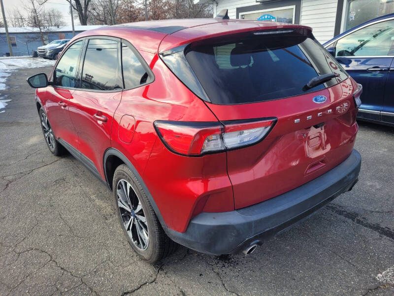 2021 Ford Escape SE