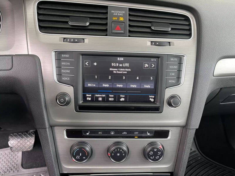 2017 Volkswagen Golf SportWagen