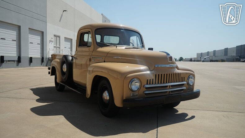 1951 International L 110