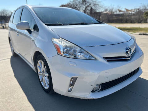 2013 Toyota Prius v Two