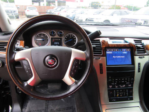 2013 Cadillac Escalade Platinum Edition
