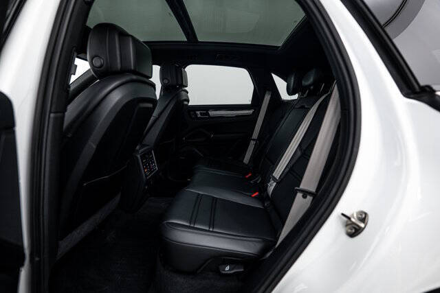 2023 Porsche Cayenne S Platinum Edition