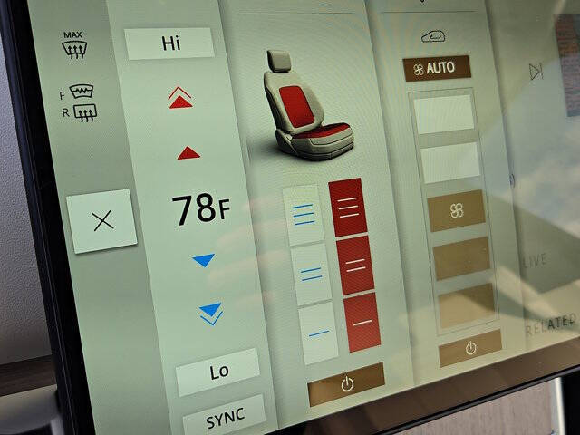 2025 Land Rover Range Rover P550e SE