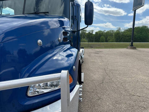2011 Mack Pinnacle