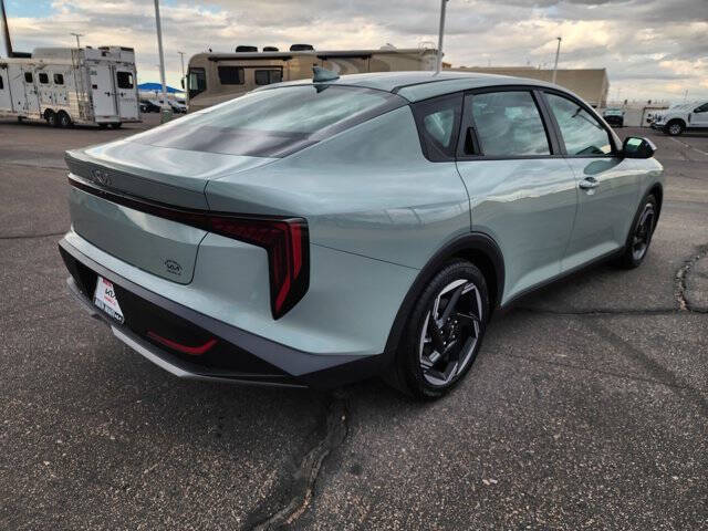 2025 Kia K4 EX