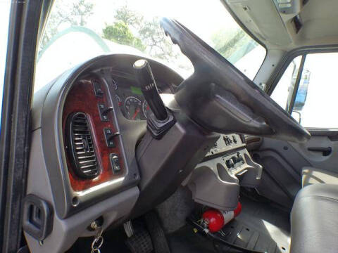 2018 Freightliner M2 106