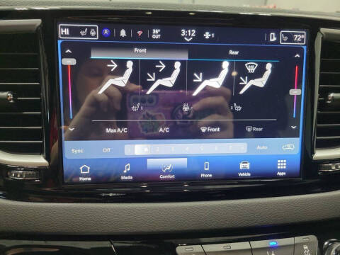 2026 Chrysler Voyager LX