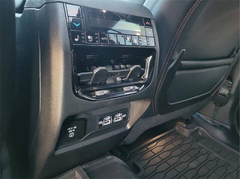 2023 Jeep Grand Cherokee Summit