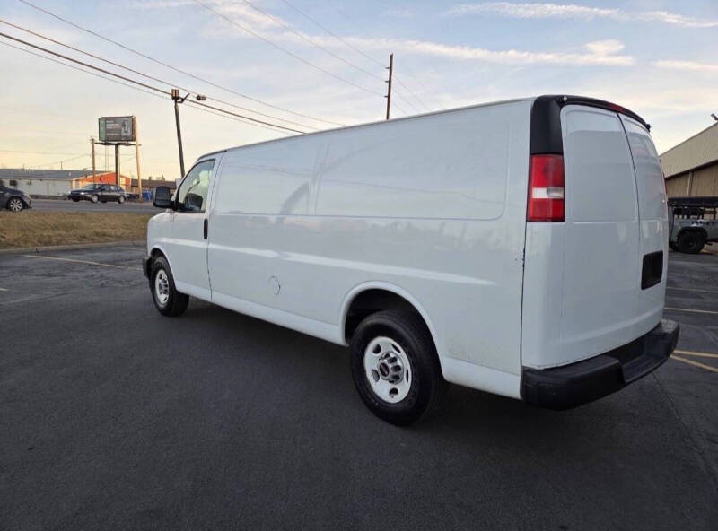 2017 GMC Savana 2500
