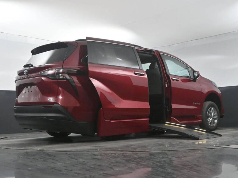2025 Toyota Sienna
