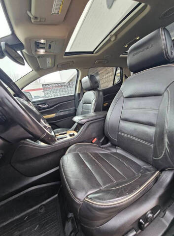 2017 GMC Acadia Denali