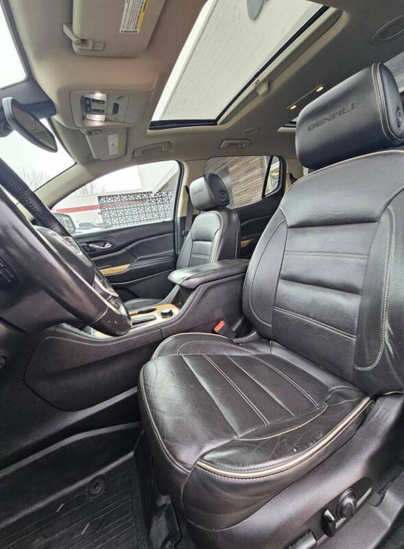 2017 GMC Acadia Denali