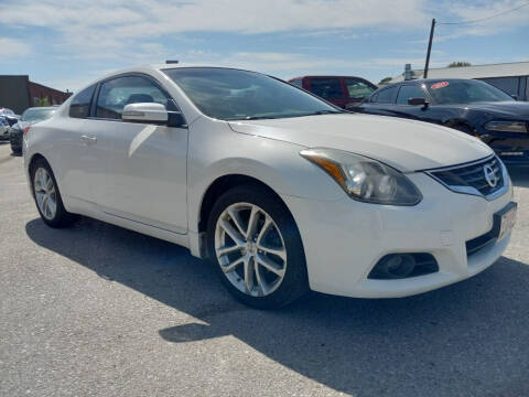 2012 Nissan Altima for sale at El Rancho Auto Sales in Des Moines IA