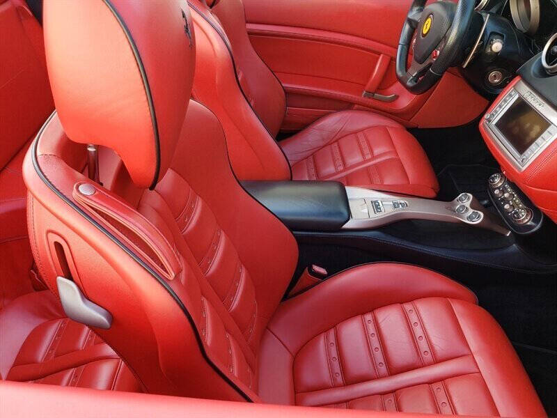 2014 Ferrari California 19