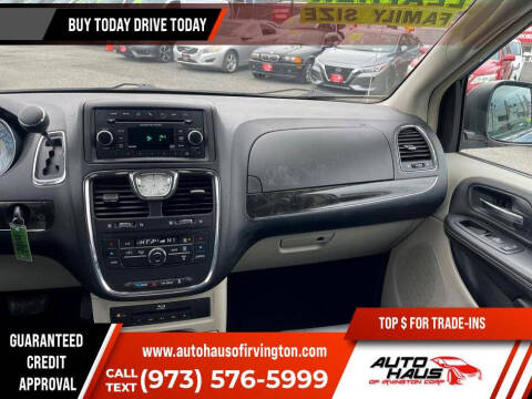 2013 Chrysler Town and Country Touring-L