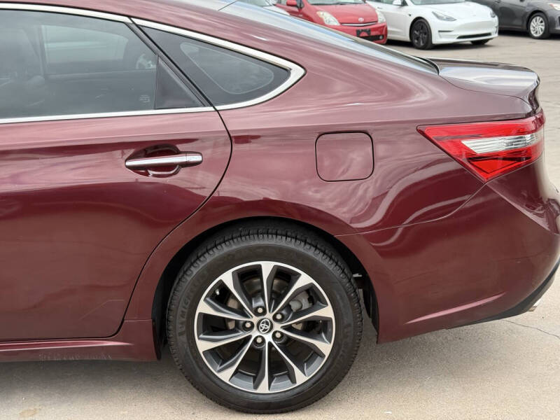 2016 Toyota Avalon XLE