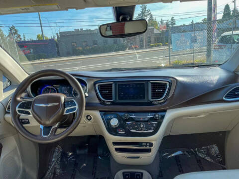 2020 Chrysler Voyager LXi