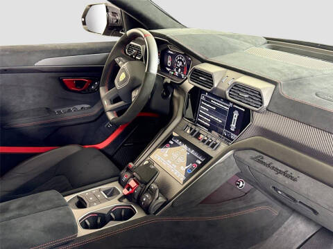 2023 Lamborghini Urus Performante