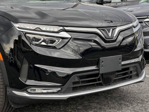 2025 VinFast VF8 Plus