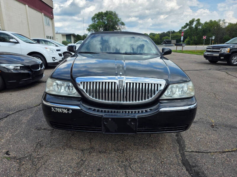 2005 Lincoln Town Car Executive