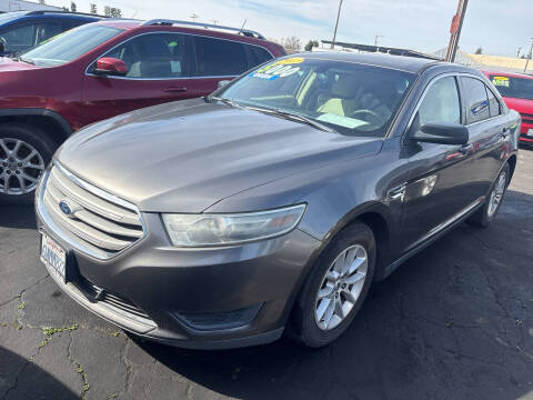 2013 Ford Taurus SE