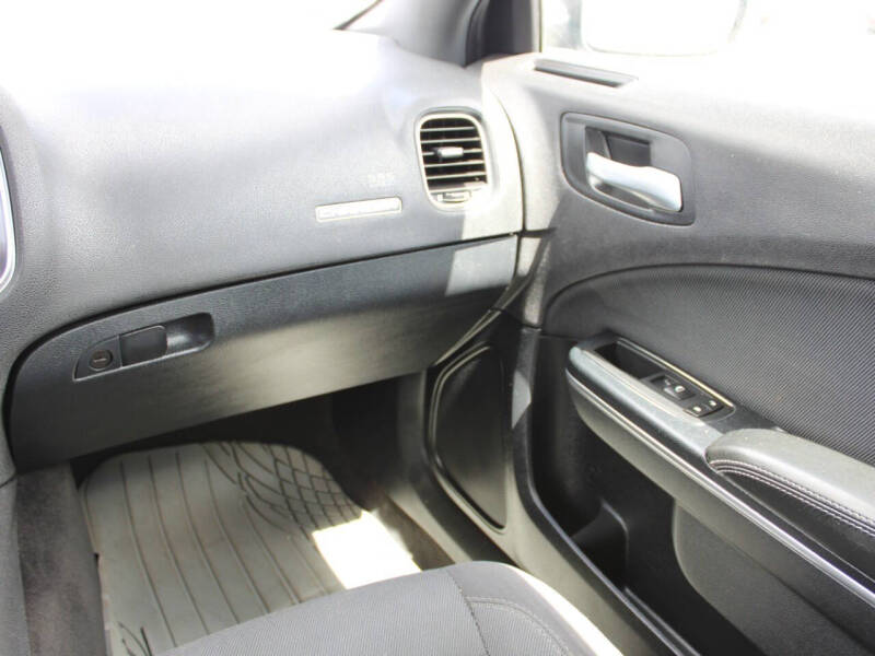 2016 Dodge Charger SE