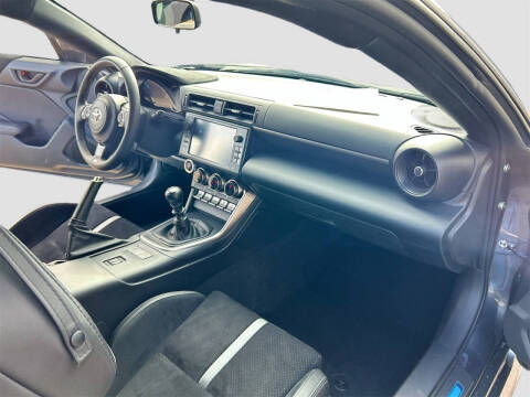 2025 Toyota GR86 Premium