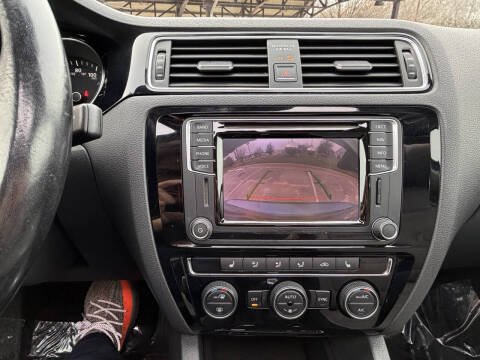 2016 Volkswagen Jetta Hybrid SEL Premium